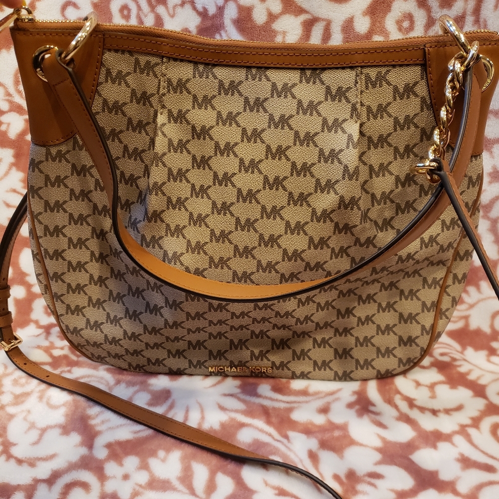 Michael Kors New Large Tan Shoulder Bag